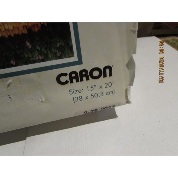 WINDERART FLOWER PUP LATCH HOOK KIT CARON PUPPY FLOWERS BLUE AND WHITE CLOUDS - Picture 3 of 5